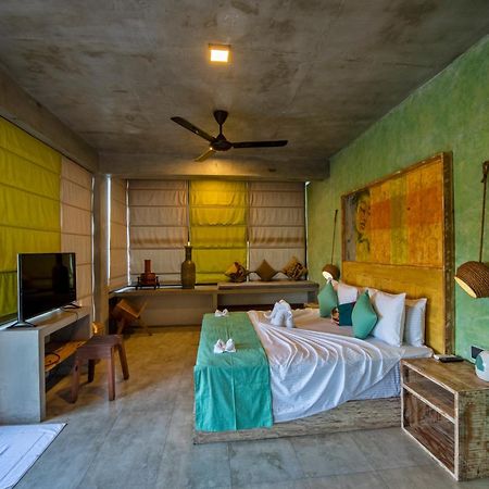 White Moon Resort Gampaha Esterno foto