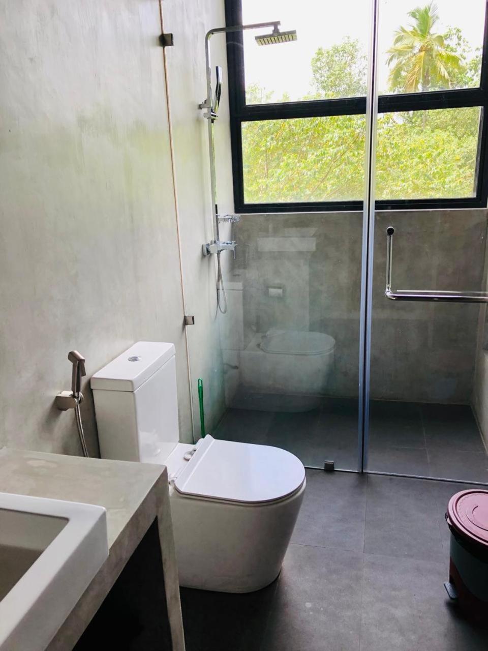 White Moon Resort Gampaha Esterno foto
