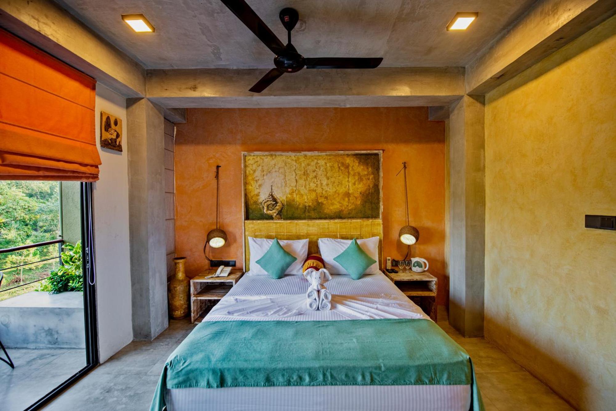 White Moon Resort Gampaha Esterno foto